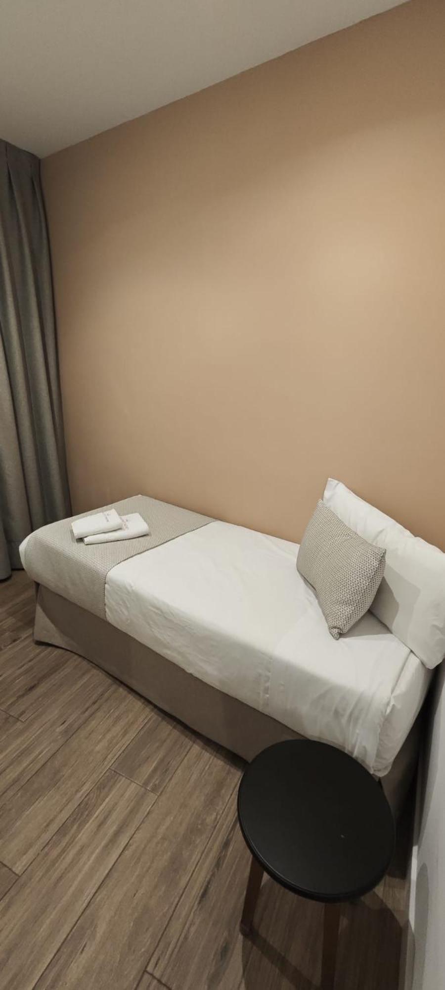 New Point Opera Aparthotel Мадрид Екстериор снимка