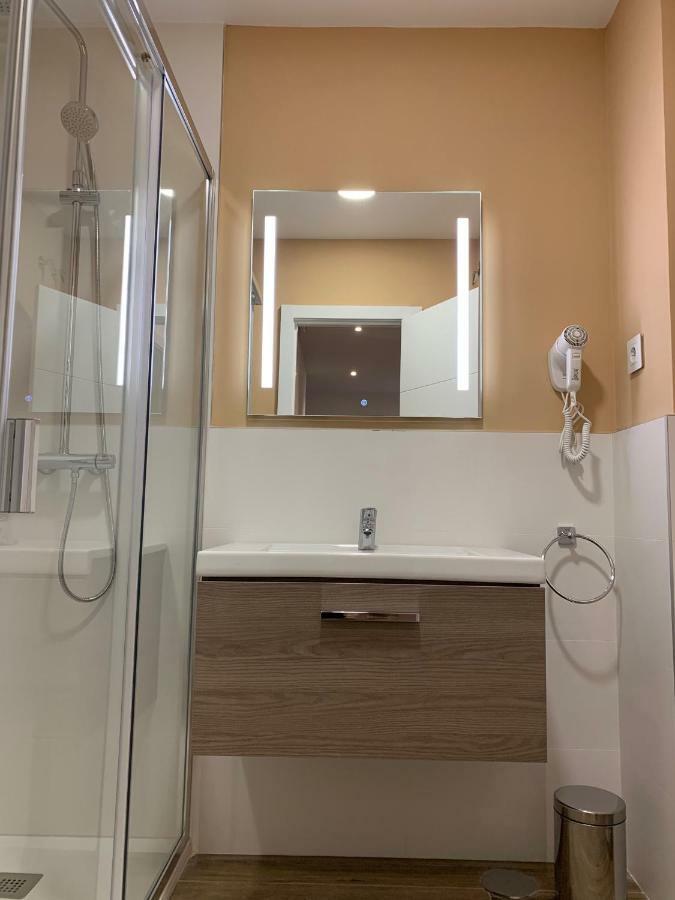 New Point Opera Aparthotel Мадрид Екстериор снимка