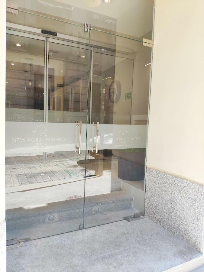 New Point Opera Aparthotel Мадрид Екстериор снимка