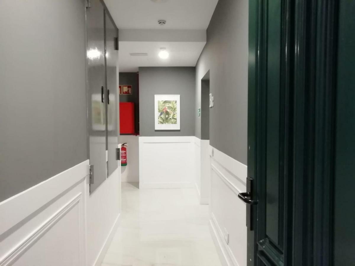 New Point Opera Aparthotel Мадрид Екстериор снимка