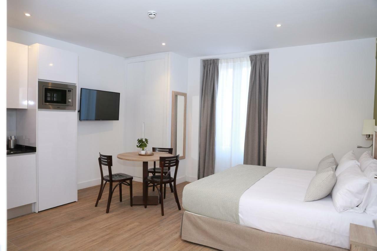 New Point Opera Aparthotel Мадрид Екстериор снимка