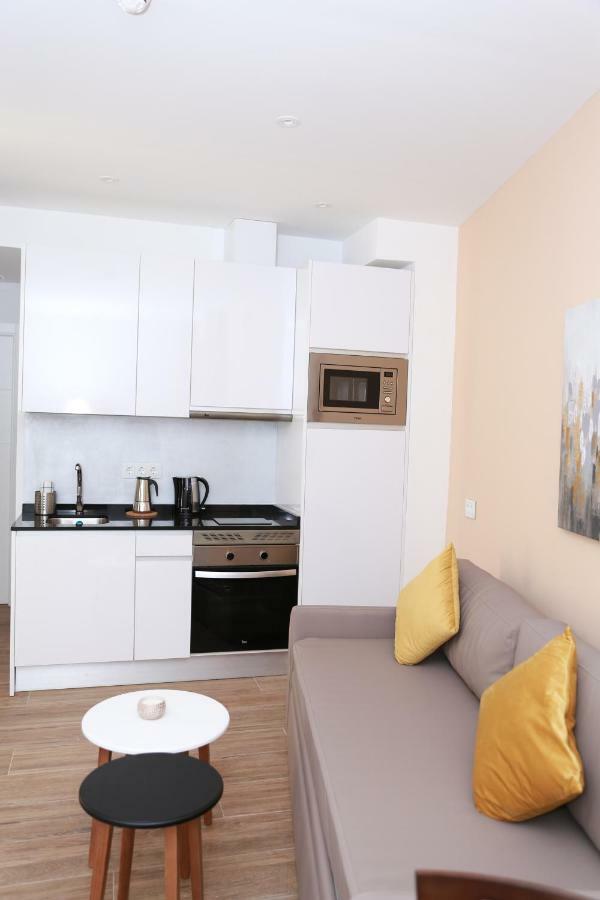 New Point Opera Aparthotel Мадрид Екстериор снимка