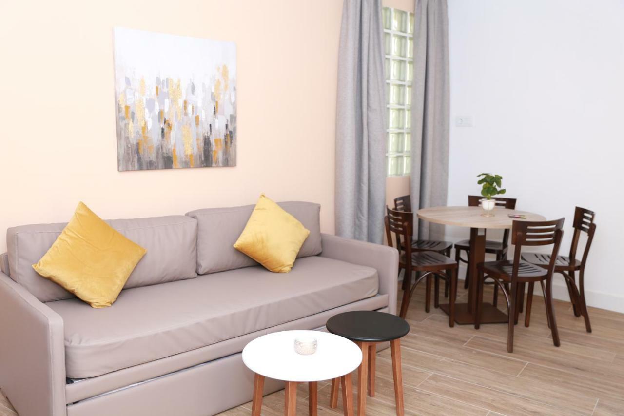 New Point Opera Aparthotel Мадрид Екстериор снимка