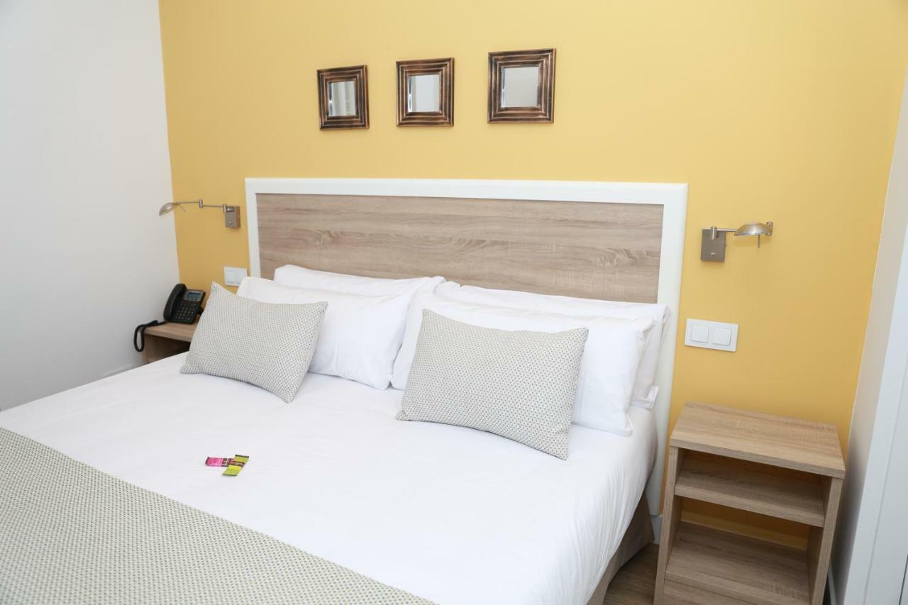 New Point Opera Aparthotel Мадрид Екстериор снимка
